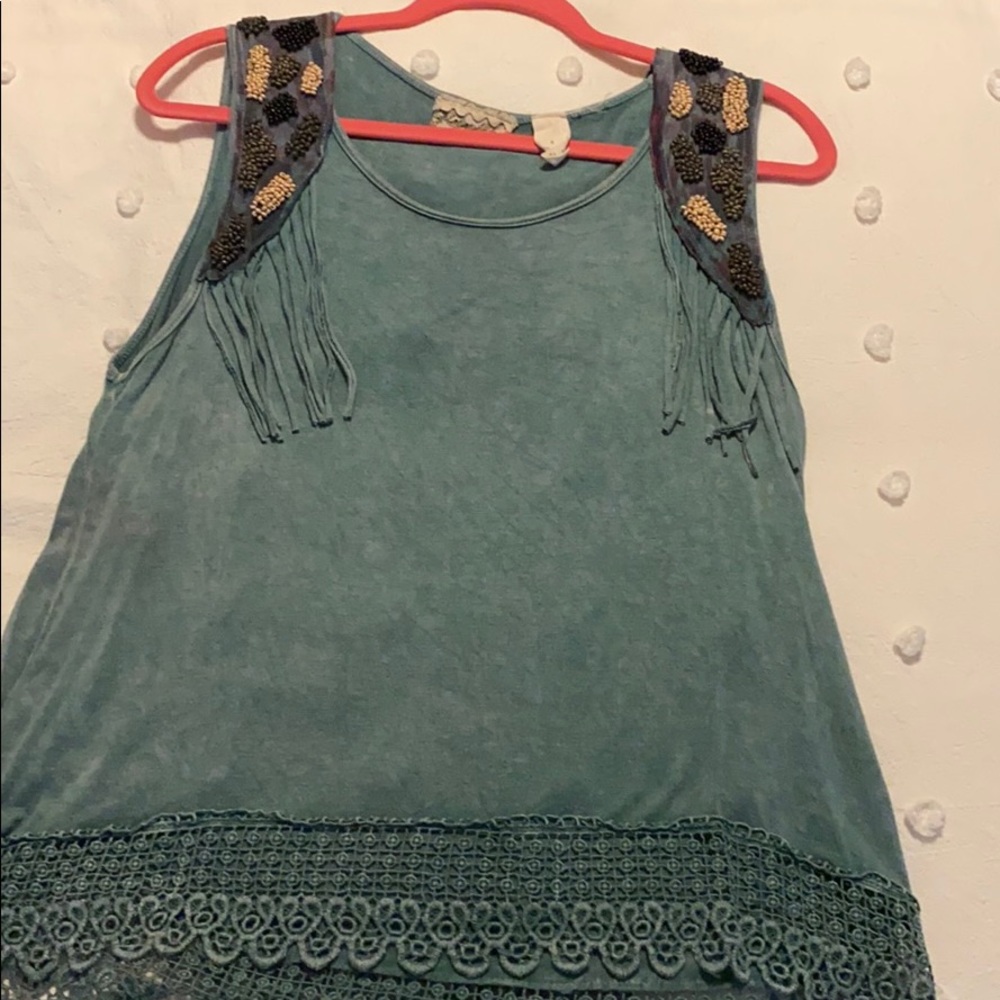 Gimmicks boutique tank